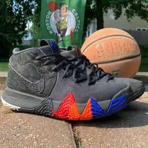 Nike Kyrie 4 Year of the Monkey Sneakers sz 9